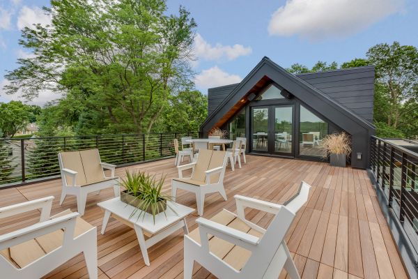 Deck Construction in Newark