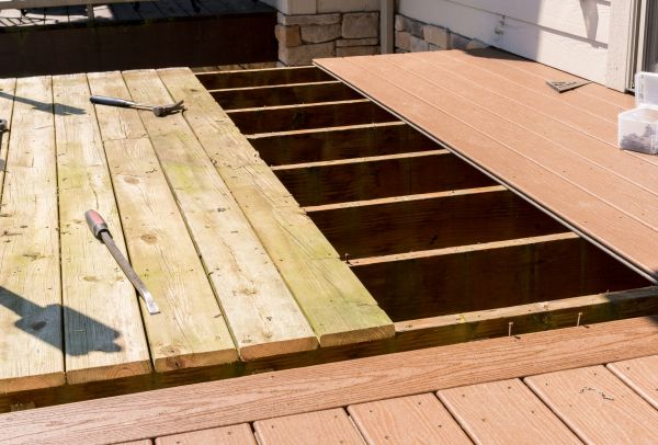 Cost of Deck Floor Replacement in Newark
